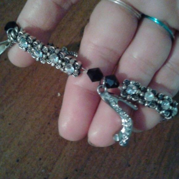 Nwot Heel shoe charm bracelet - Picture 2 of 8